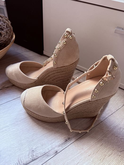 Летни сандали Deezee на платформа