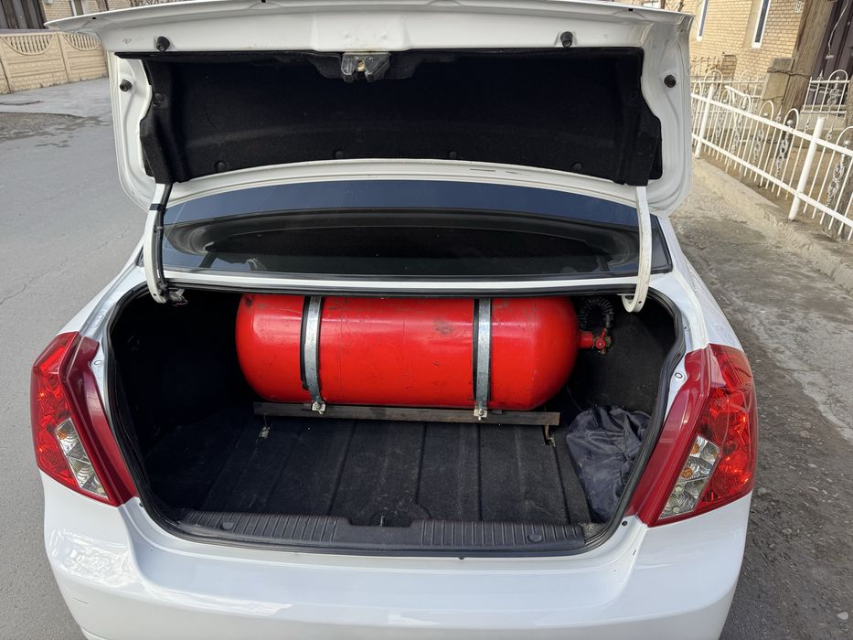 Chevrolet Lacетти 1.6 avtomat