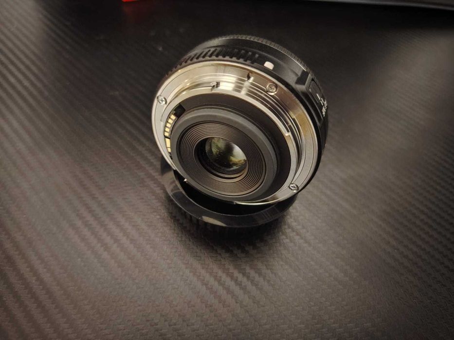 Canon 24mm F2.8, montură EFS