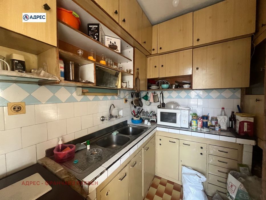 Продава се Многостаен апартамент в Плевен, Идеален център - 103 кв.м за 1534 €/кв.м - Снимка #2