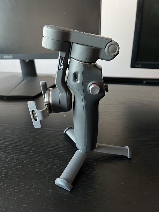 Gimbal/Stabilizator/Selfie Stick DJI Osmo Mobile 7 pentru telefon
