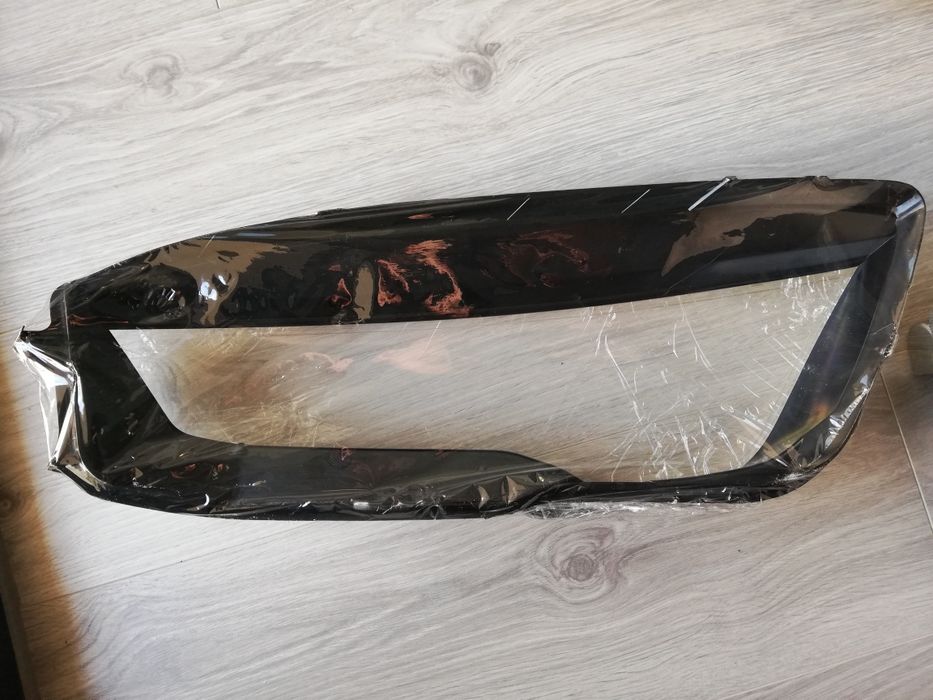 Sticlă cu ramă pentru far dreapta audi A7 (2014 - -2018)