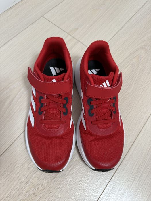 Кроссовка адидас для девочек