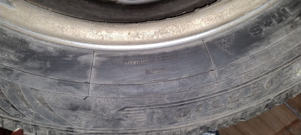 Jante + anvelope iarnă originale BMW 16"