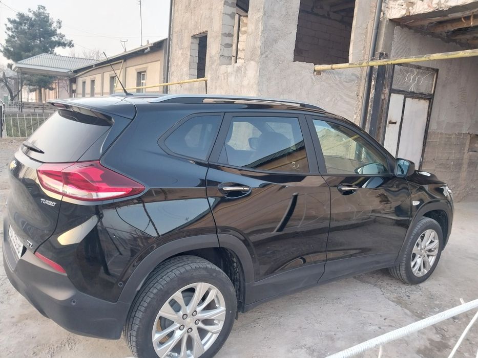 Trecker 2 yangi mashina