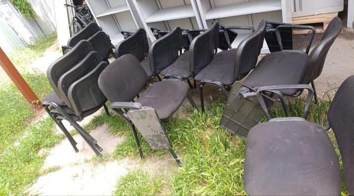 Стулья с пепитром