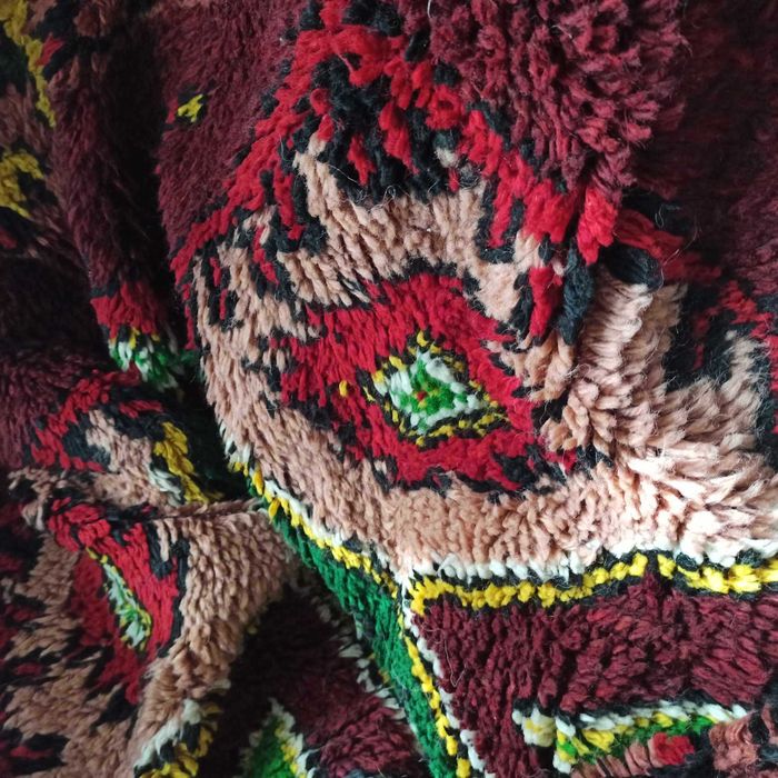 Кичени халища, пъстри козяци и  китеник !