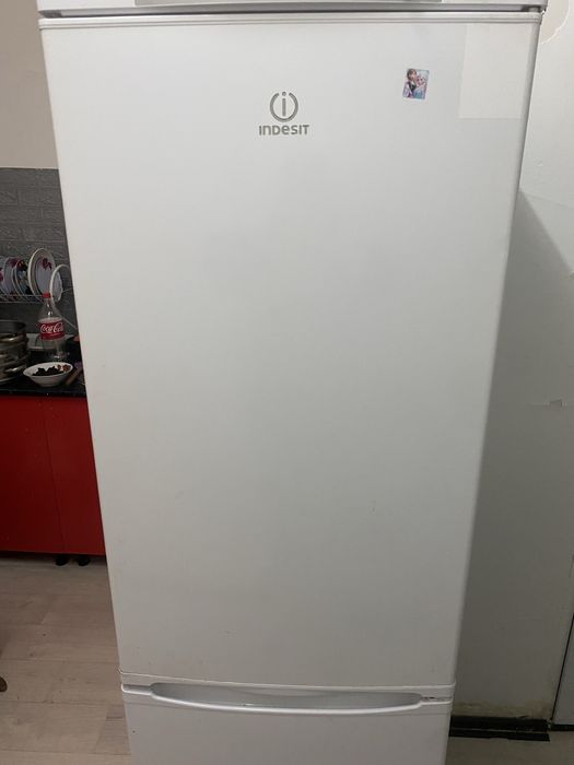 Холодильник,белый