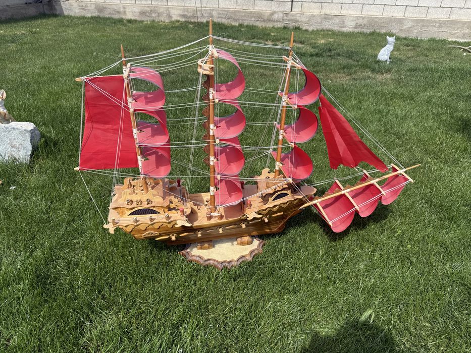 Декоративный корабль