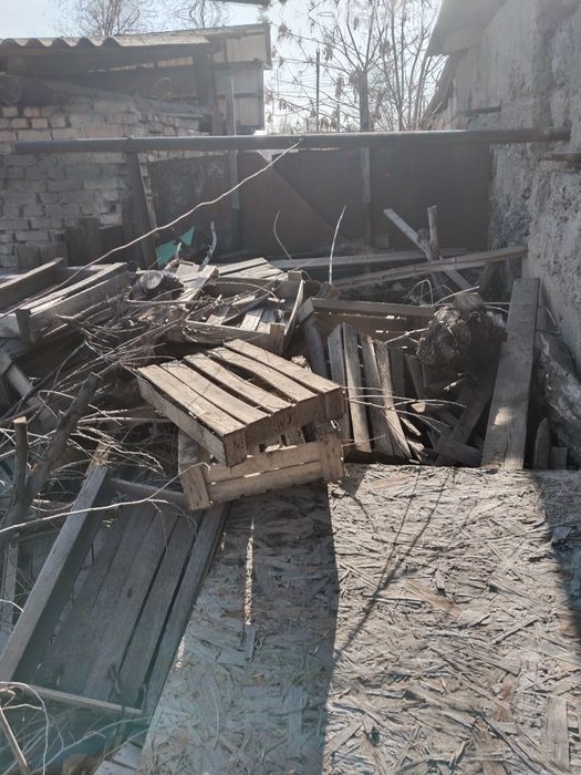 Отынға ағаштар, бревна,