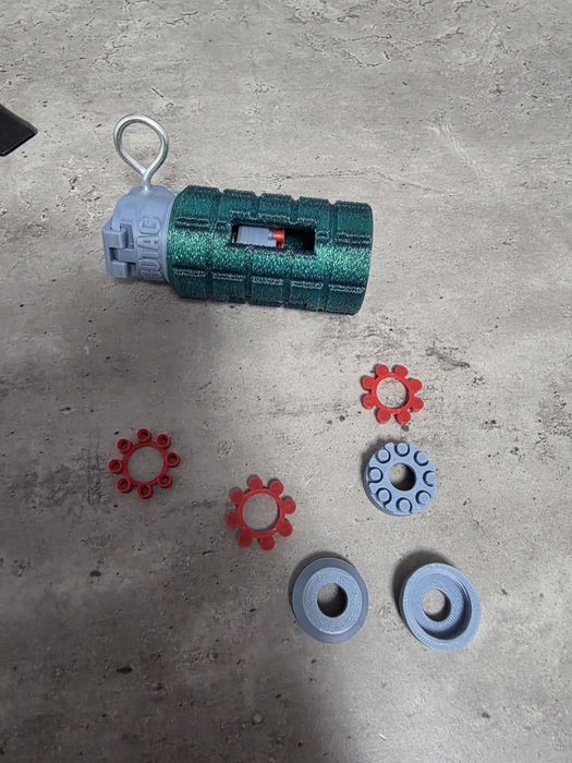 Grenadă Airsoft cu Impact (Reutilizabilă) – Printată 3D (Funcționează cu capse)
