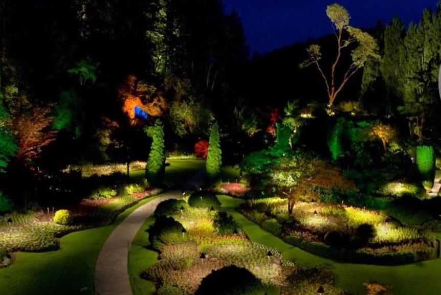 светодиодный фонарь для декоративной подсветки в вашем саду.