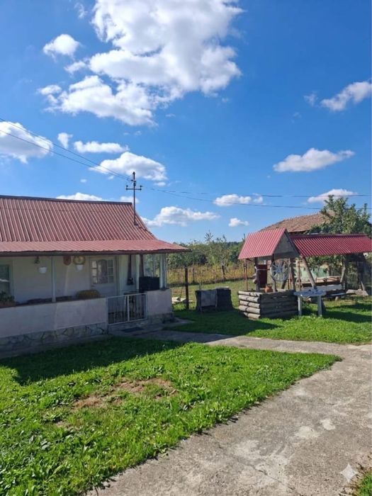 De vânzare: Gospodărie completă cu casă utilată, anexe, curte și livadă mare – 6.243 mp, Cuca (sat Cârcești), Argeș