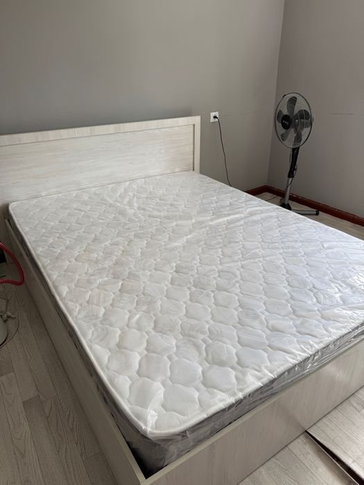 Кровать двухспальная