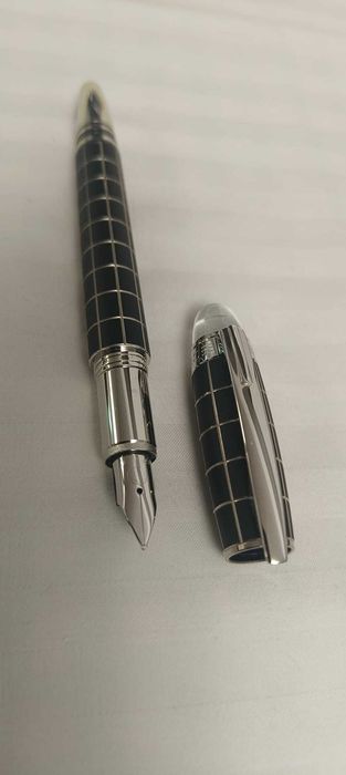 Stilou Montblanc Starwalker Metal/Rubber, peniță 14K M – nou