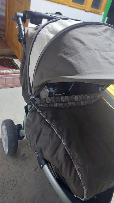 Детская коляска и автолюлька.