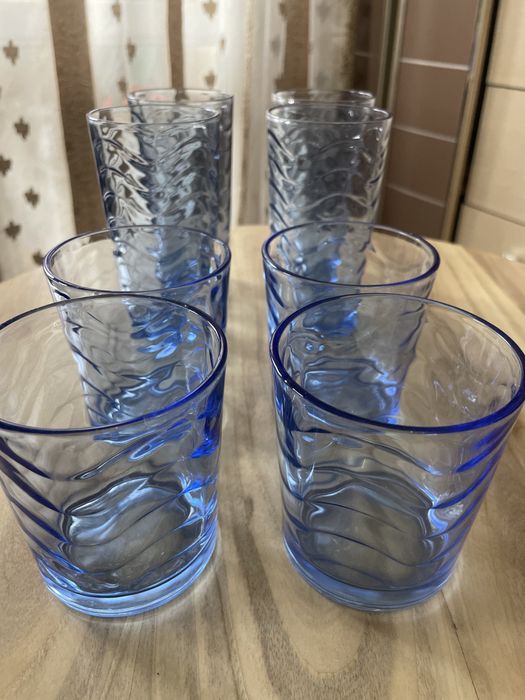 Продам 8 стаканов синего цвета