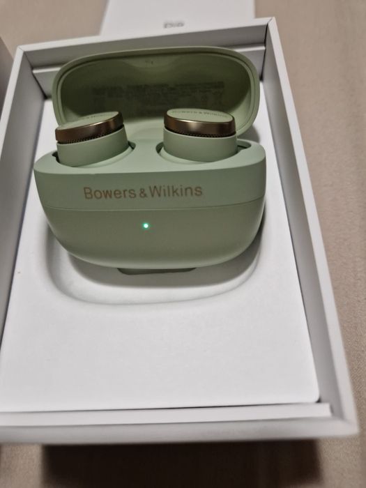 Bowers & Wilkins Pi8
