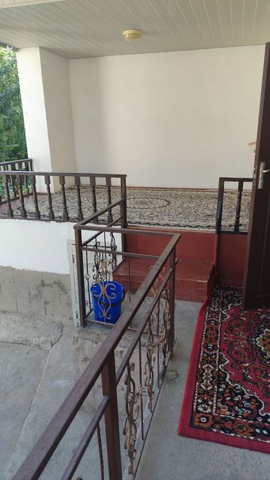 уй сотилади срочна 8сотих 8хона гараж молхона падвал бор