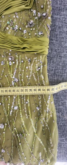 Vand rochie foarte eleganta