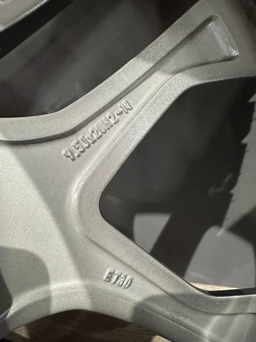 AMG  Mercedes  20 Оригинал