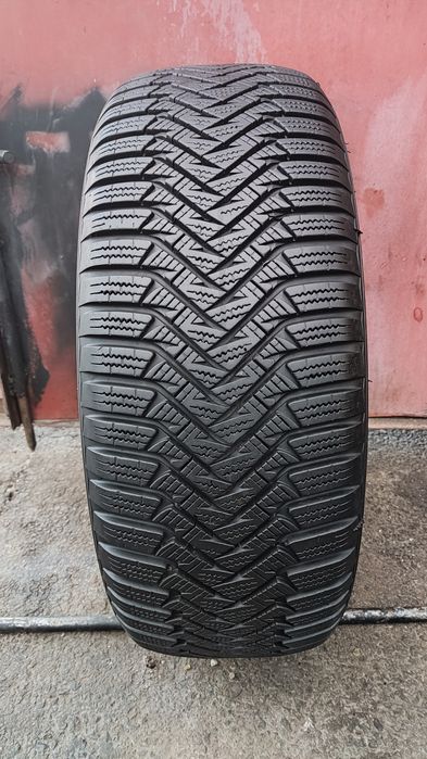 1бр. зимнa гумa  205/55/16 Laufenn 
dot23
7mm
Много добро състояние на