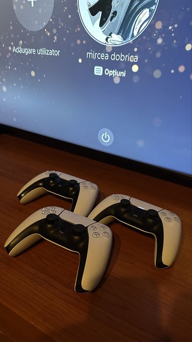 PlayStation 5 Digital,3 controllare (joystick magnetic)