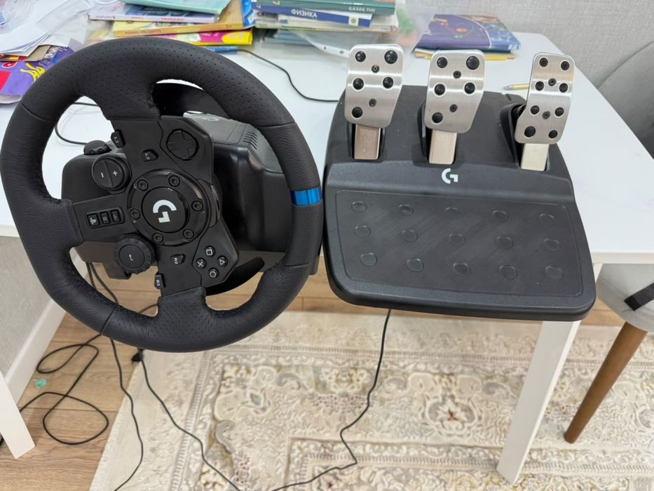 Игровой контроллер Logitech G923 True Force для Xbox
