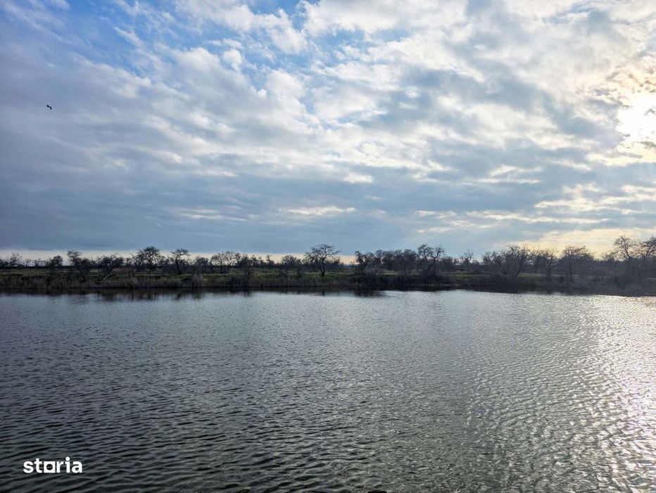 Oportunitate Unica! Teren de 35 Ha la 10E/mp cu Lacuri Medicinale si A