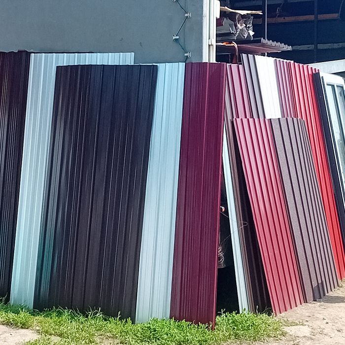 Tablă de  garduri și acoperiș