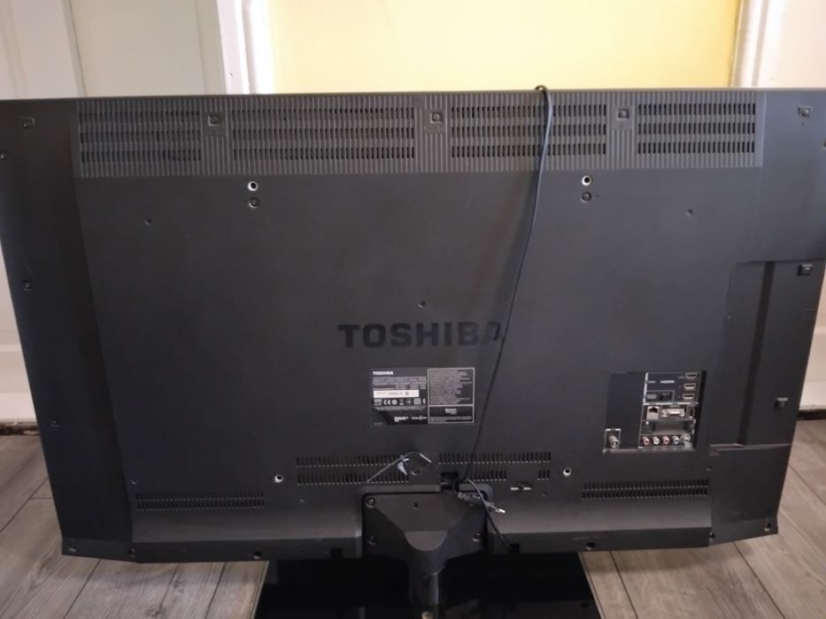Телевизор Тошиба 46 инча