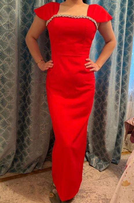 Красный вечерный платья