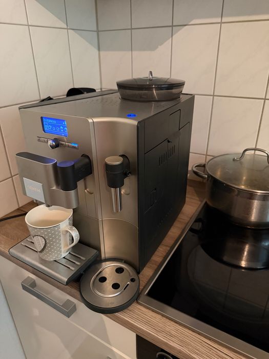 Siemens EQ8 Series 900 кафемашина