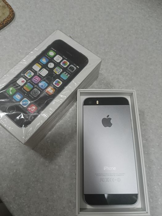 Продам Айфон 5s идеал
