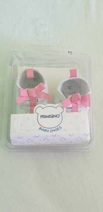Продавам обувчици за бебе Primigino