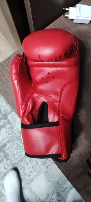 Боксерские перчатки новые