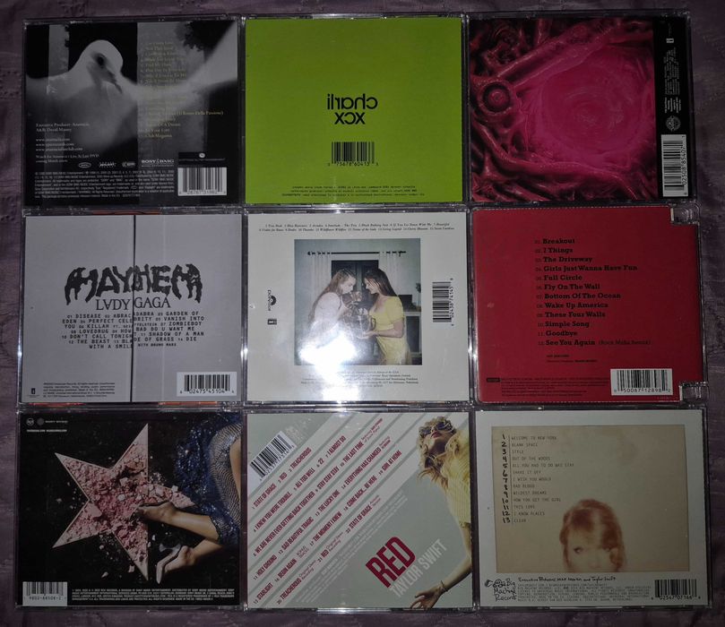 Поп-фолк CD дискове.