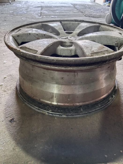 Продам один диск от Мицубиси R16