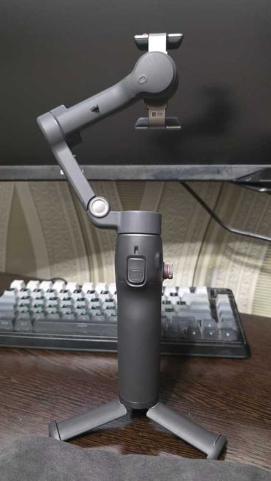 DJI Osmo Mobile 8