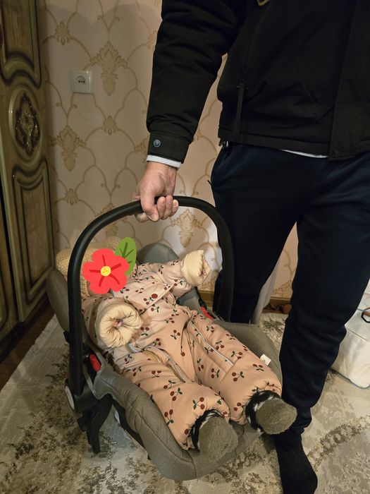 Продаётся кольяска + бонус мобильный люлька можно