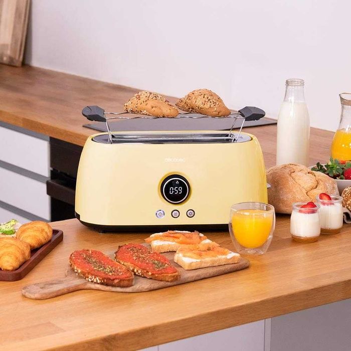 Тостер Cecotec ClassicToast Digital 15000 Yellow Extra Double, 1500 W, Капацитет за 4 филийки хляб, 2 екстра широки дълги отделения, LED светлина