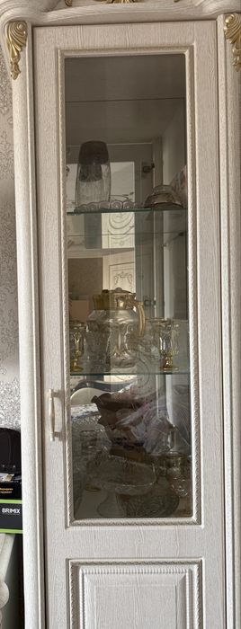 Проадется шкаф купили недавно