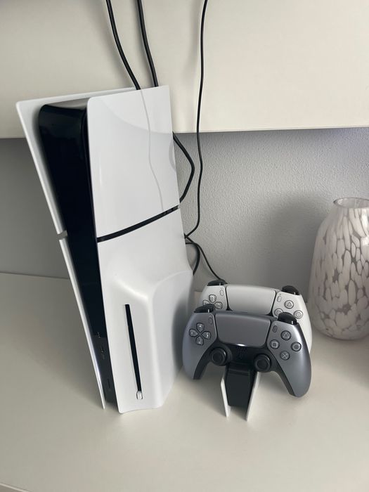 PS5 1 TB in stare excelentă - predare doar în Oradea