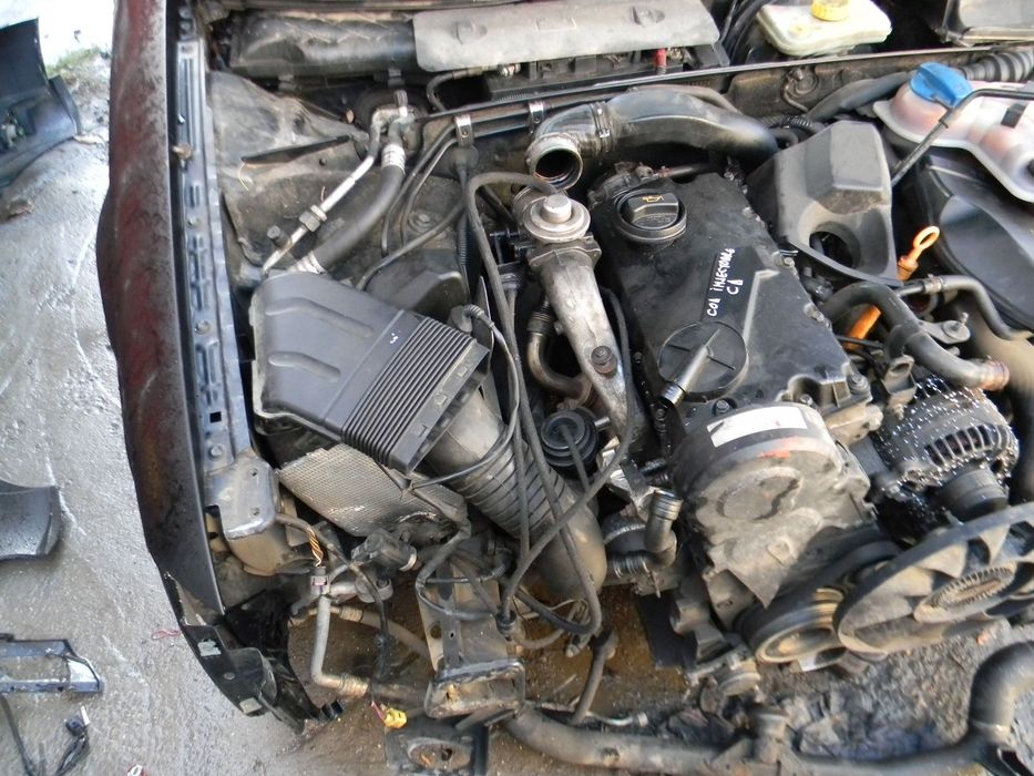 Dezmembrari  Audi A4 B6 (8E)  2000  > 2004 1.9 TDI Motorina