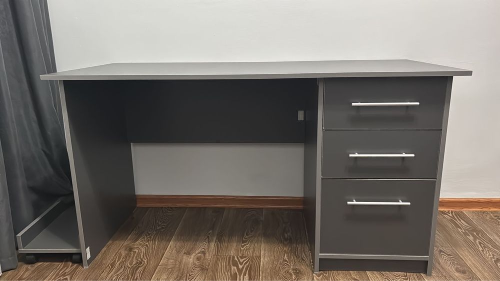 Рабочий стол в хорошем состояние