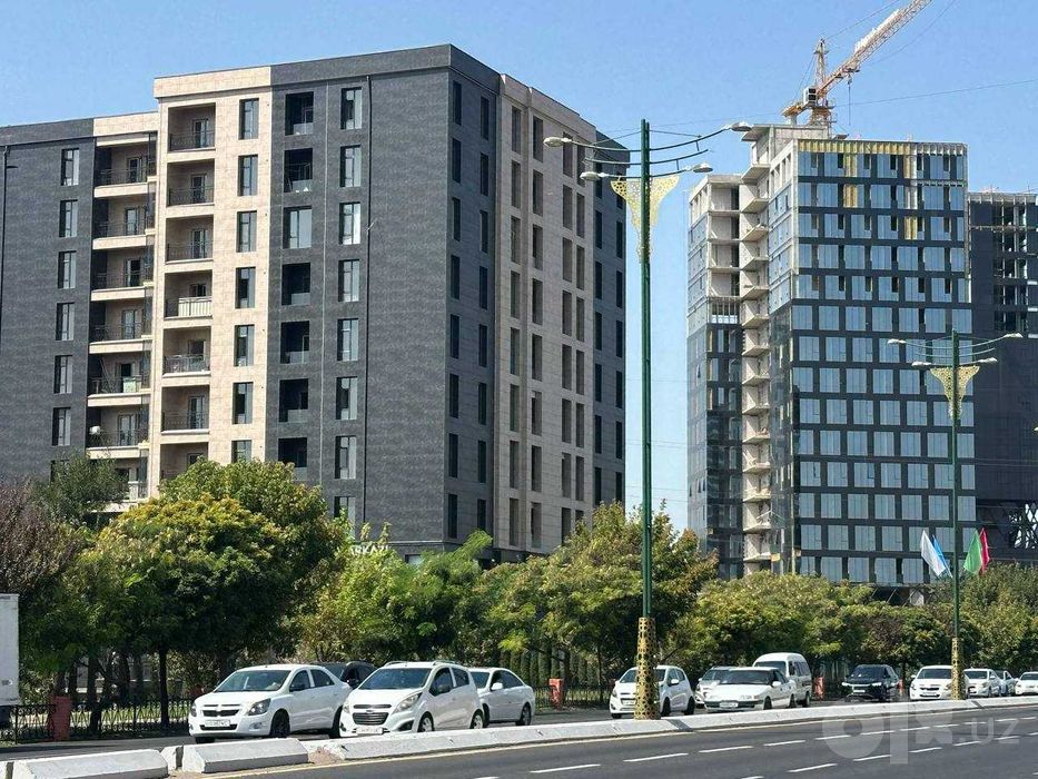 На Махтумкули продается своя новостройка 100 кв.м рядом с Livingood