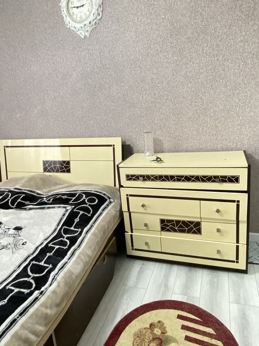 Срочно продаётся спальный гарнитур