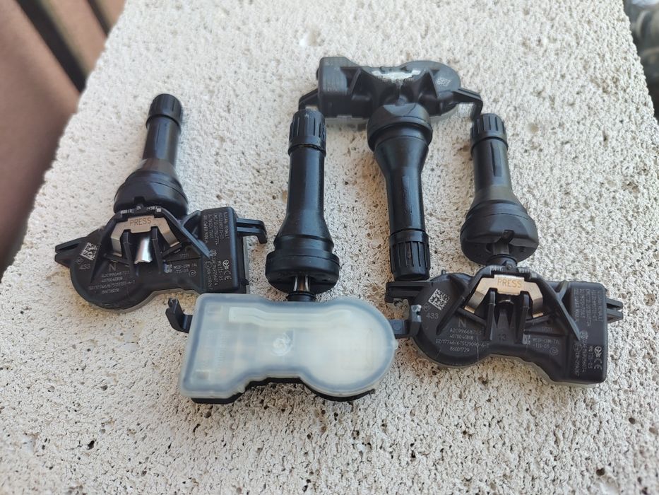 Senzori presiune roti originali Dacia Nissan Renault - 400 lei