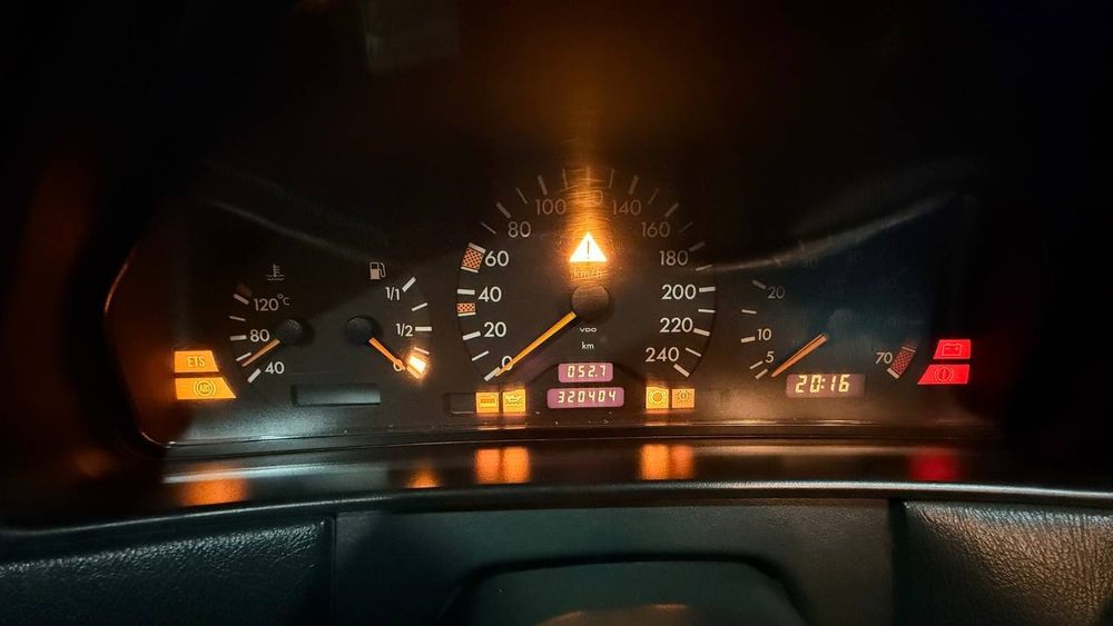 Srochna Mersedes W210 sotiladi