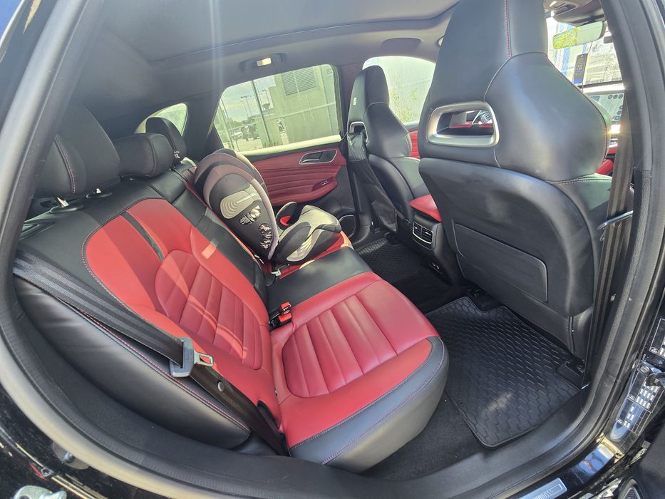 MG eHs plug in hybrid varianta luxury panoramic